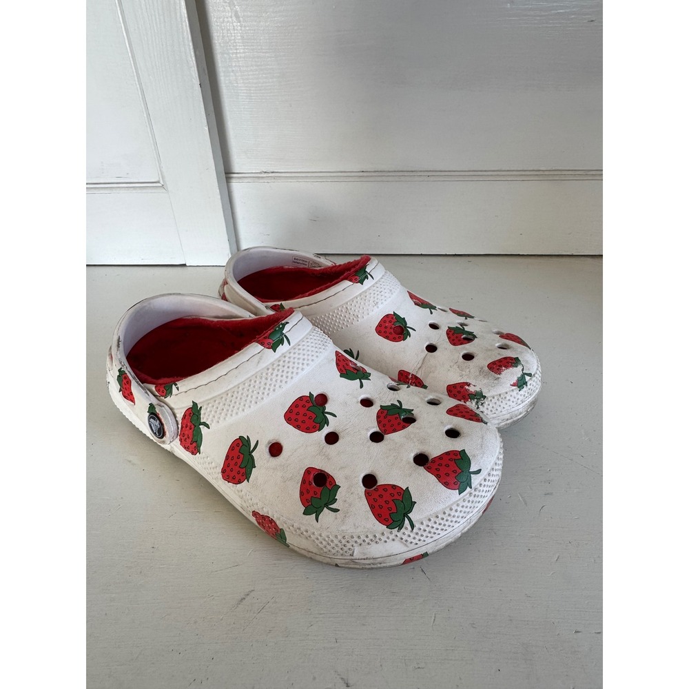 Crocs Strawberry print lined clogs women's 9